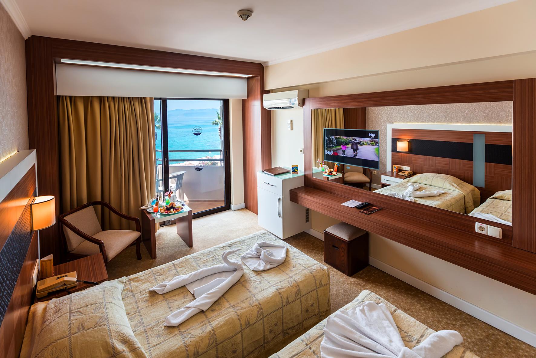 Derici Hotel Кушадасы Экстерьер фото