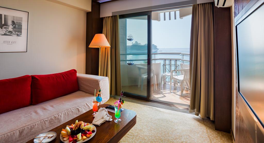 Derici Hotel Кушадасы Экстерьер фото